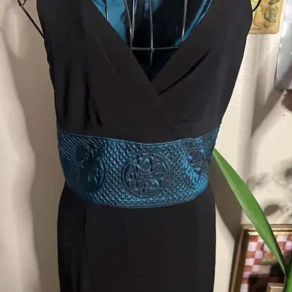 Kay Unger Sleeveless V Neck Sheath Dress 6 - Picture 2 of 11